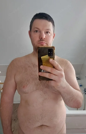 Er 40 sucht Frau ( Alter nebensächlich) Bild 2