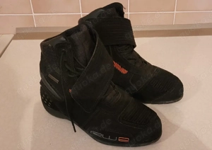 Verkaufe meine Motorradschuhe Größe 38.