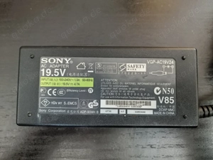 Original Sony VGP-AC19V24 Notebook Netzteil 19,5V 4,7A Bild 3