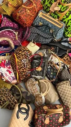 Luxuriöse Designer-Handtaschen & Geldbörsen   Elegante Modetaschen für Damen Bild 2