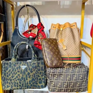 Luxuriöse Designer-Handtaschen & Geldbörsen   Elegante Modetaschen für Damen Bild 3