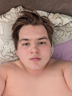 Hallo ich bin tom 19 Jahre alt und suche nach treffen mit Frauen. 