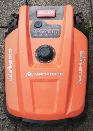 Yard Force 500 Classic mit Garage Ladestation und Zubehör
