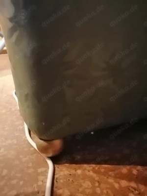 Alte Wäsche- Spielzeugtruhe grün mit original Quaste, ca. 65x35x35, auch zum Sitzen, mit Abdeckung