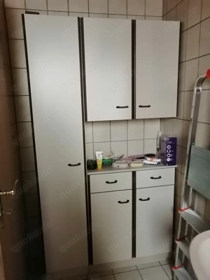 Badzimmermöbel 1 schmaler Hochschrank, 1 Ober-,1 Unterschrank weiß braun