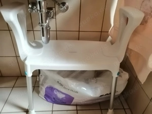 Duschstuhl weiß mit Lehnen, rutschfest