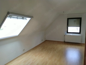 3-Zimmer-Dachgeschosswohnung in ruhiger Lage von Angelbachtal-Eichtersheim mit großem Garten Bild 3