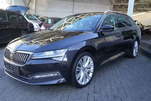 Skoda Superb Combi Style Automatik/Navi/Virtual/LED Bild 3