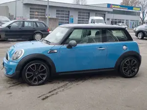 MINI Cooper S +135 KW+SHZ+XENON+S.DACH+PANO