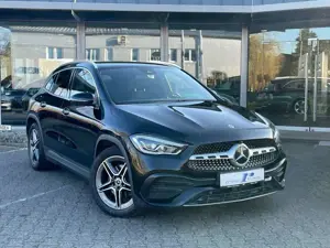 Mercedes-Benz GLA 200 AMG-Line Aut.AHK Alcantara Navi Kamera DAB