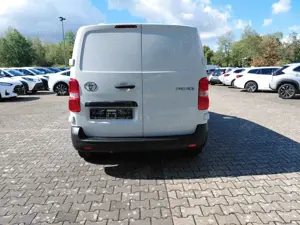 Toyota Proace 1,5-l-D-4D L1 Meister Anhängerkupplung Bild 4