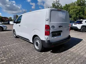 Toyota Proace 1,5-l-D-4D L1 Meister Anhängerkupplung Bild 3
