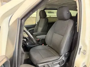 Mercedes-Benz Vito Tour lang AUTOM. 8 SITZE LED SHZ SPURAS PDC Bild 3