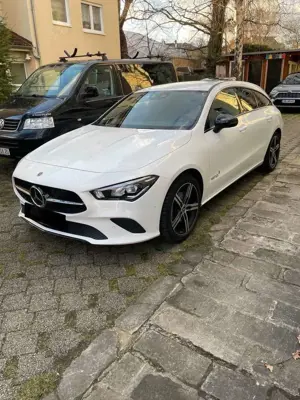 Mercedes-Benz CLA 220 d Shooting Brake 8G-DCT