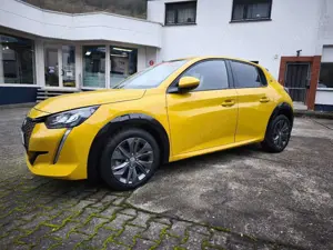 Peugeot 208 -e Elektro 136 Allure Pack 208 -e Bild 2
