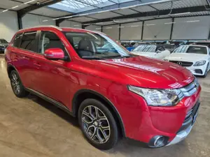 Mitsubishi Outlander OUTLANDER KOLLEKTION+ 4WD LEDER SHZ CAM AHK Bild 3
