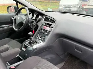 Peugeot 5008 Premium Bild 4