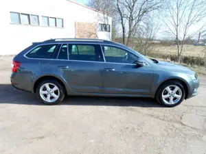 Skoda Octavia Combi 1.4 TSI DSG Style NAVI PDC SH LED Bild 5