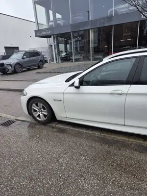 BMW 530 530d xDrive Touring Edition Lifestyle
