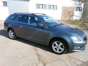 Skoda Octavia Combi 1.4 TSI DSG Style NAVI PDC SH LED Bild 4