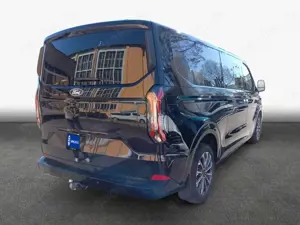 Ford Tourneo Custom 320 L2H1 Titanium X 2.0 TDCi 125kW Bild 2