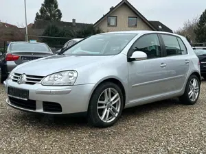Volkswagen Golf 2.0 FSI Comfortline SHZ Klima 6Gang 8xAlu.Bereift