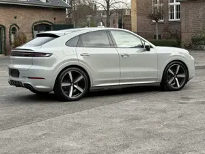 Porsche Cayenne Coupe SPORTDESIGN-PAKET*22 EXCLUSIVE RAD*