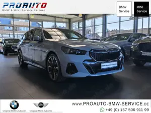 BMW 520 i M Sport Pro Tour. ACC/HUD/Pano/360°/21"/BW