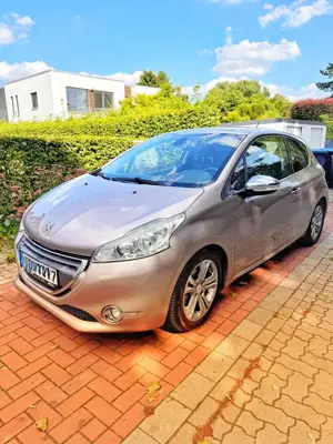 Peugeot 208 95 VTI Allure