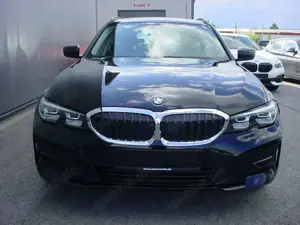 BMW 318 d*LED*PDC*DAB*Navi*CARPLAY*Hifi