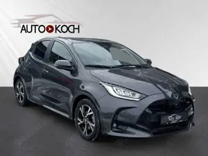 Toyota Yaris Hybrid Teamplayer Safety+Comfort Pak 1.5 Dual-VVT-