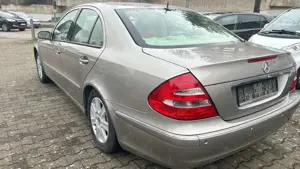 Mercedes-Benz E 200 E 200 Kompressor KEIN ROST/EXPORT Bild 4