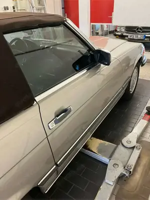 Mercedes-Benz SL 560