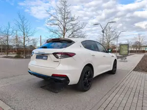 Maserati Levante GT MildHybrid|Sport|Nerissimo|Pano|HK|ACC|360° Bild 5