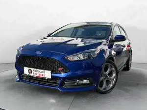 Ford Focus ST 2.0 EcoBoost BI-XENON NAVI LEDER-PAKET