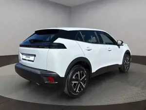 Peugeot 2008 STYLE Benzin 100 Bild 5