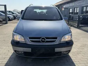 Opel Zafira Bild 2
