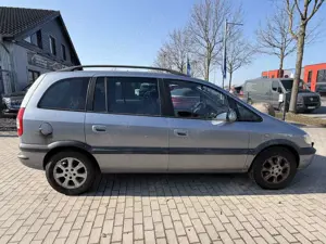Opel Zafira Bild 4