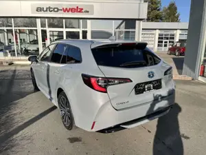 Toyota Corolla 2.0 Hybrid Touring Sports Team Deutschla Bild 5