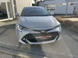 Toyota Corolla 2.0 Hybrid Touring Sports Team Deutschla Bild 2