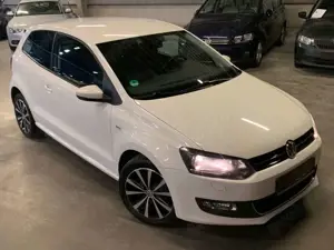 Volkswagen Polo V 1.4 Life 16 ALU NAVI SHZ PDC 3 türer 1.HD