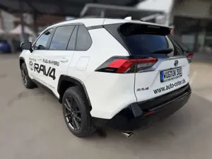 Toyota RAV 4 Plug-in-Hybrid Teamplayer Bild 4