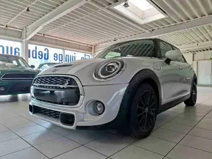 MINI Cooper S Aut Navi AppleCarplay PanoDach Sitzhzg 5-TÜRER