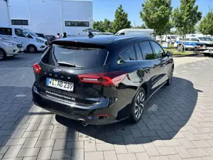 Ford Focus Turnier 1.0 EcoBoost Hybrid TITANIUM X Bild 3