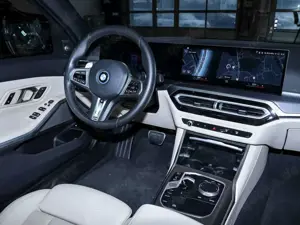 BMW 330 e xDrive M Sportpaket Bild 4