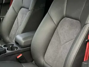 Porsche Macan Basis PANORAMA-DACH*KAMERA 360*PASM* Bild 4