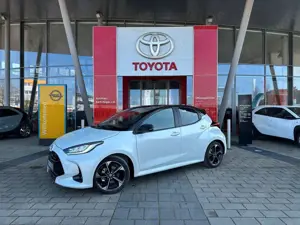 Toyota Yaris 1.5 Hybrid 130PS Style Plus + SAFETY-PAKET