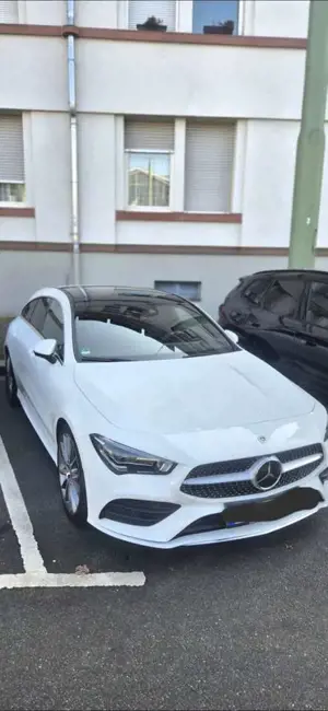 Mercedes-Benz CLA 200 Shooting Brake 7G-DCT AMG Line