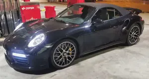 Porsche 991 911 Turbo S Cabrio - Approved/ Bi-Color