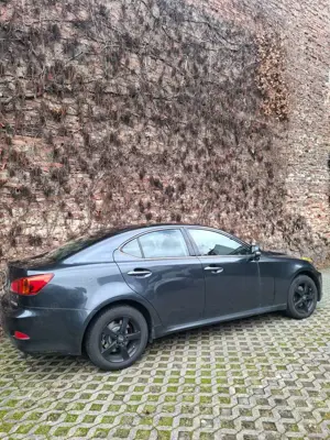 Lexus IS 220d
